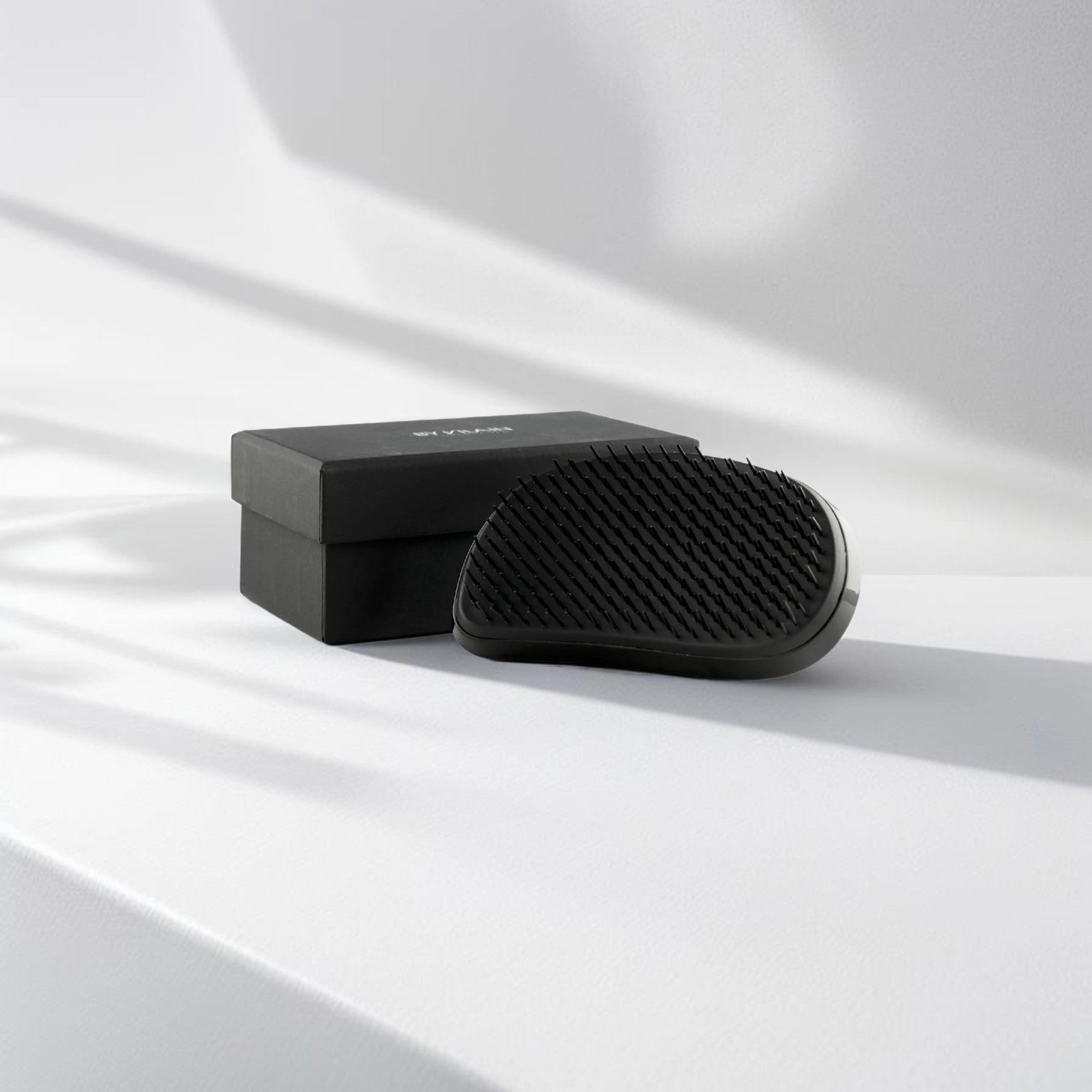 By Vilain Detangler Hair Brush